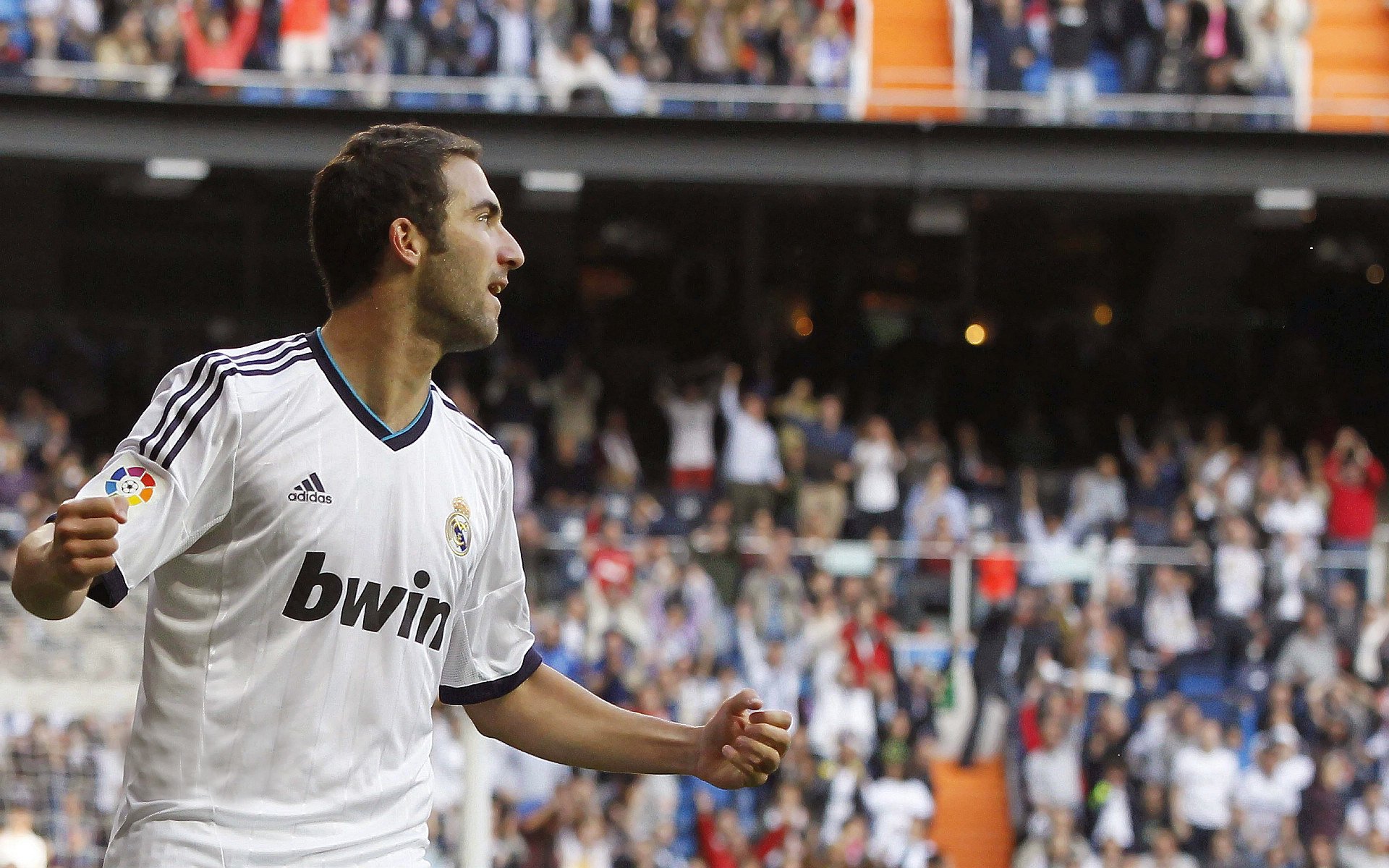 泰山队与卡扎伊什维利未能达成续约协议,主要源于三个关键因素