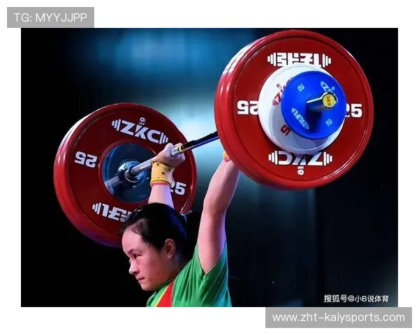 举重教练比赛中吼到破音成名场面