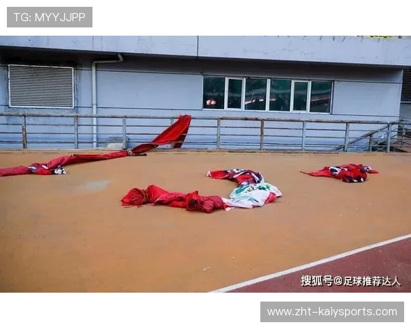 比赛最后一刻VAR改判，晋级席位瞬间变更——足球竞技的“关键时刻”背后